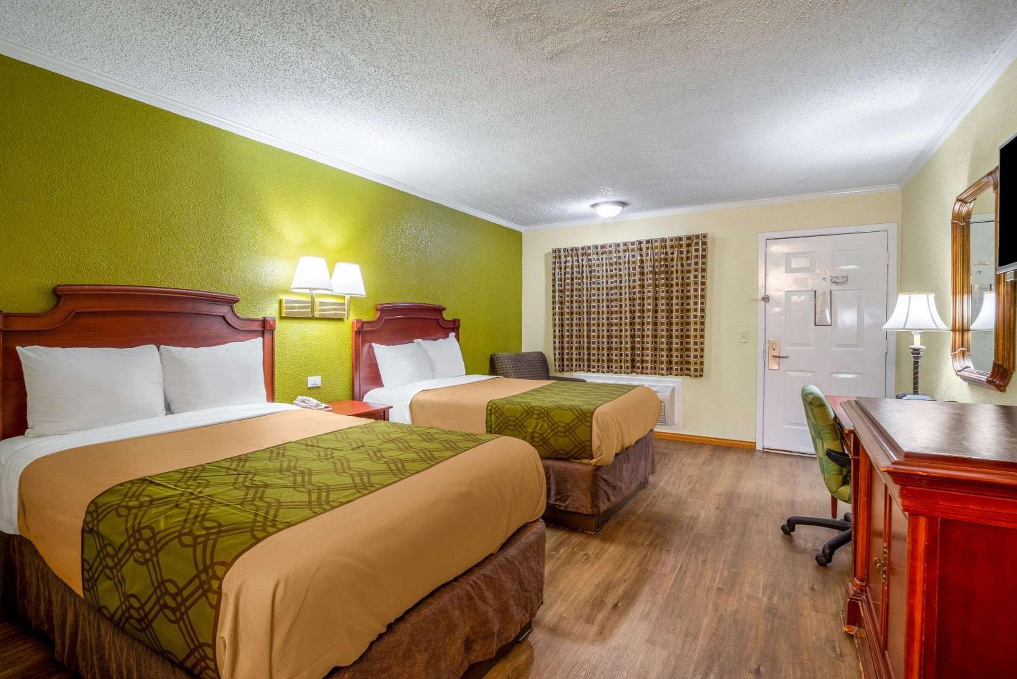Rodeway Inn & Suites Fort Jackson Columbia Exterior foto
