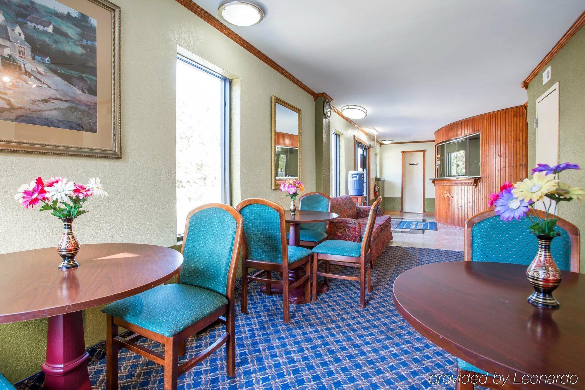 Rodeway Inn & Suites Fort Jackson Columbia Exterior foto